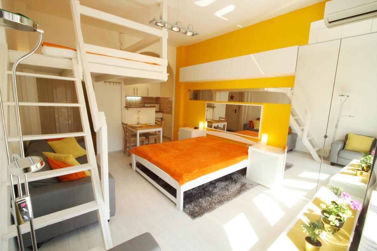 Sunny Studio With Balcony In Party District Budapest Luaran gambar