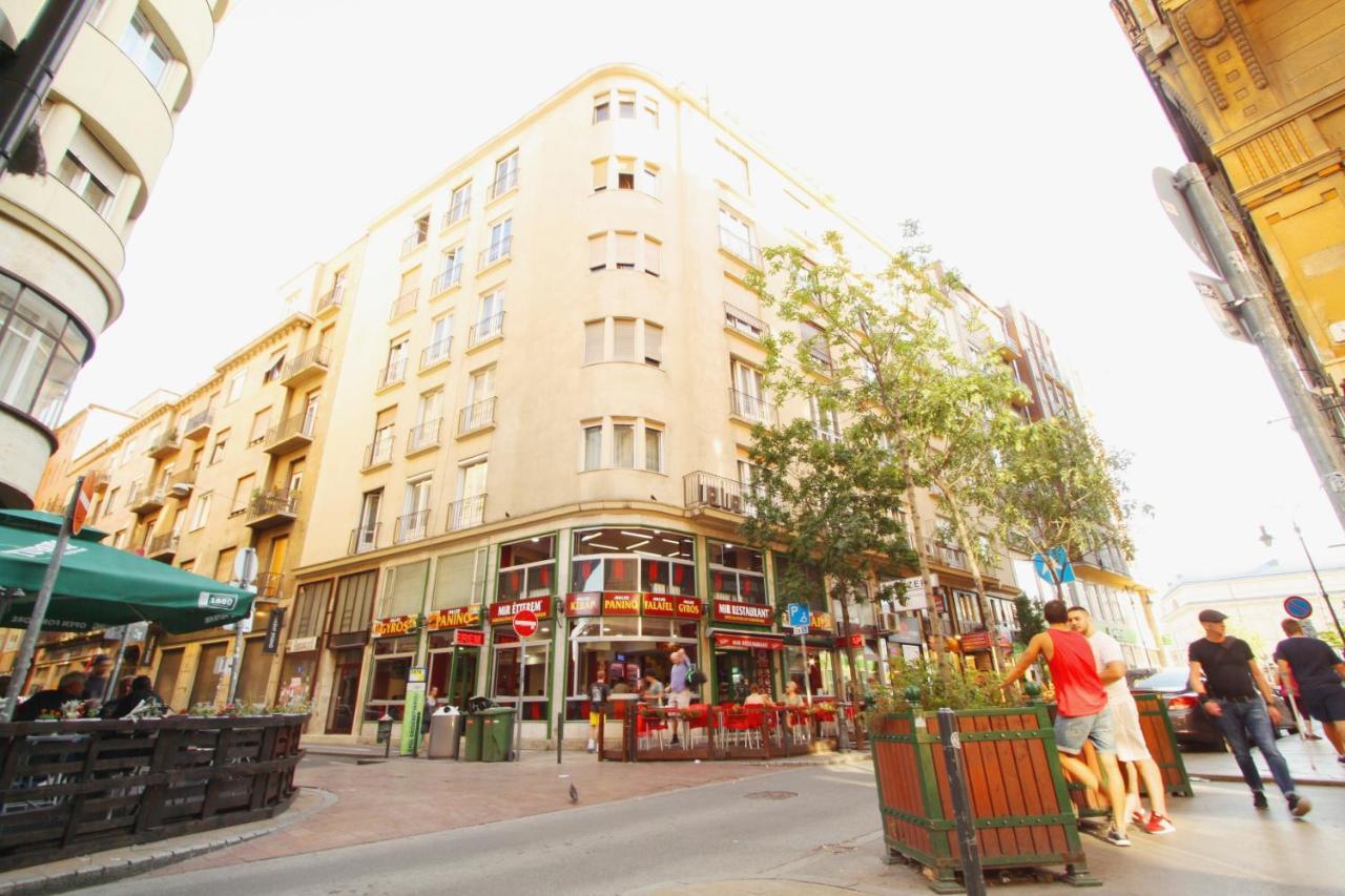Sunny Studio With Balcony In Party District Budapest Luaran gambar