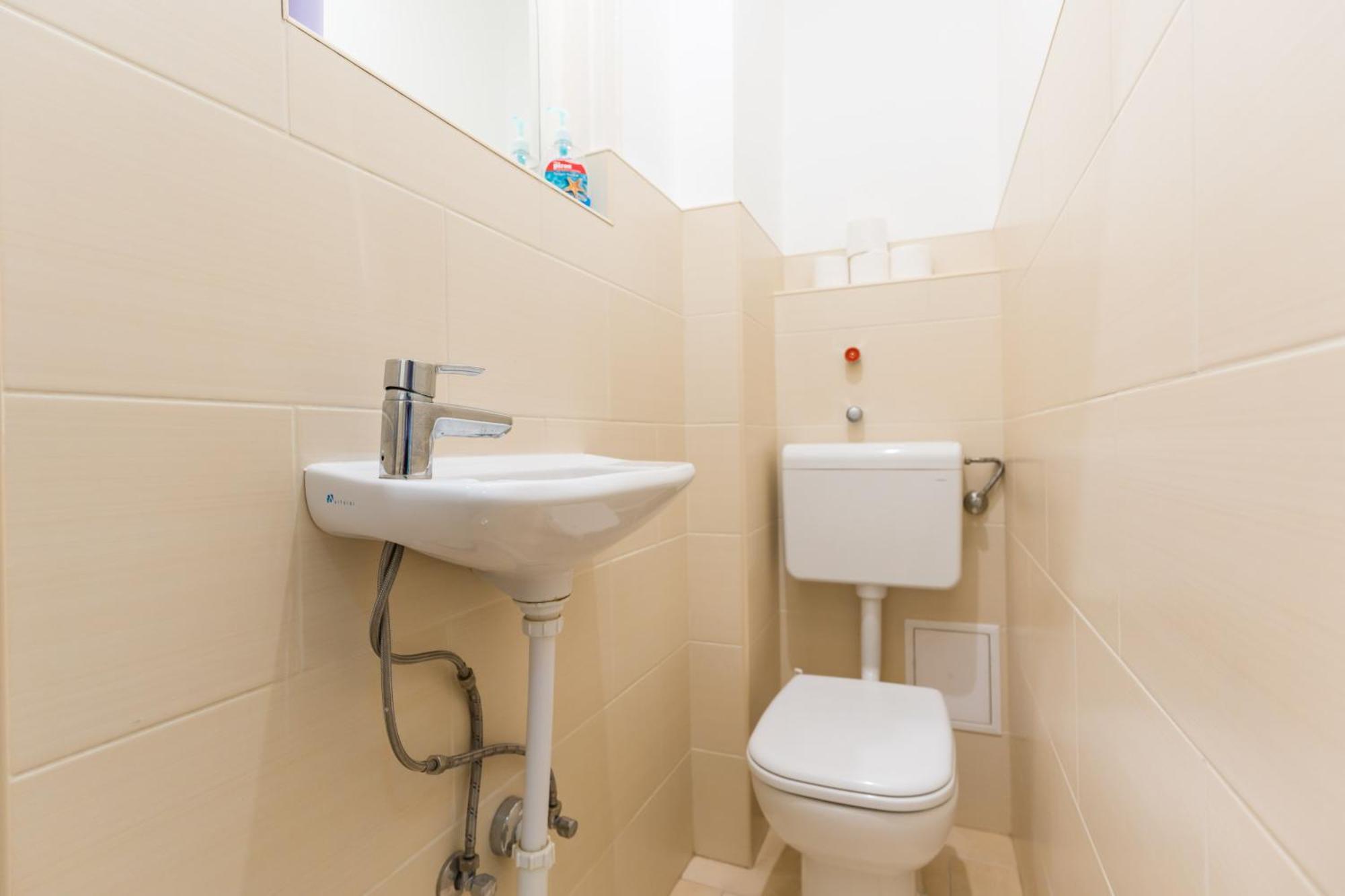 Sunny Studio With Balcony In Party District Budapest Luaran gambar