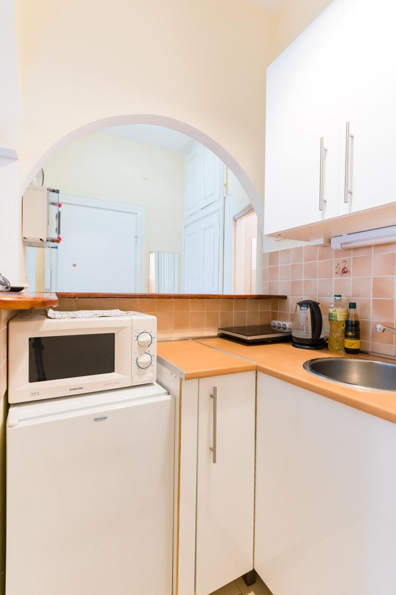Sunny Studio With Balcony In Party District Budapest Luaran gambar